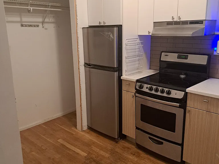 3694 Broadway #4B — Photo 5