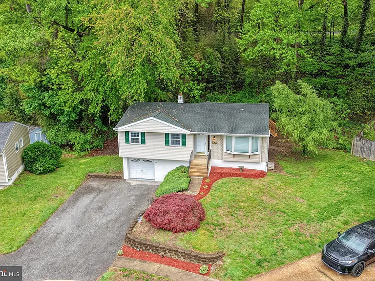 124 Hilldale Ct — Photo 4