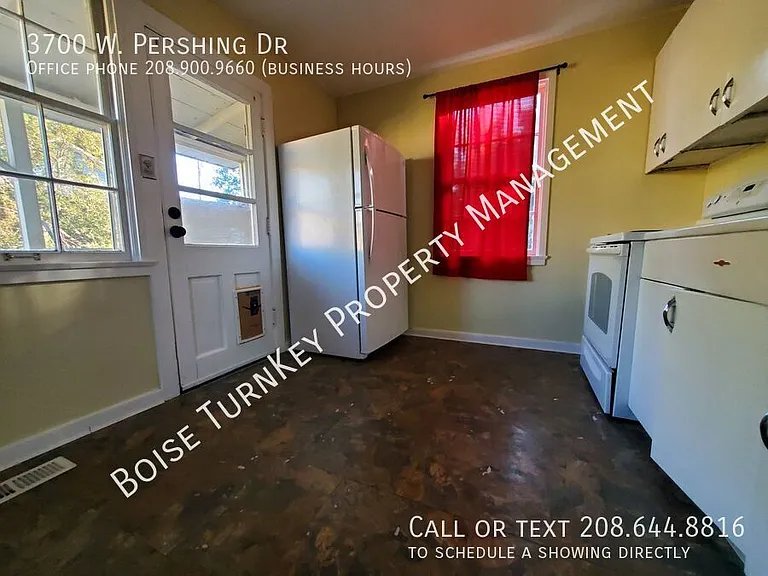 3700 W Pershing Dr — Photo 23
