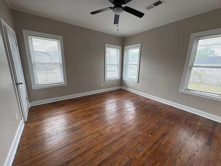 919 Barbara Dr — Photo 23