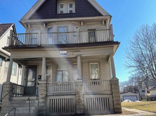 1226 N 33rd St #3, Milwaukee, WI 53208
