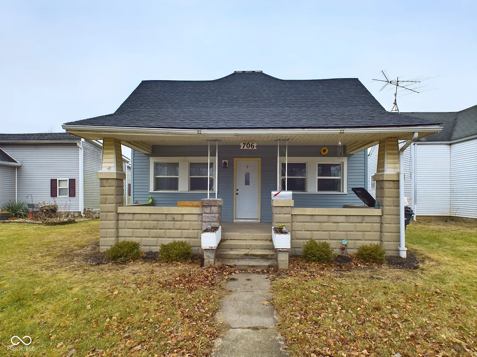 706 N Anderson St photo 1