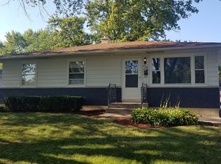 2204 Cedar St, Rolling Meadows, IL 60008