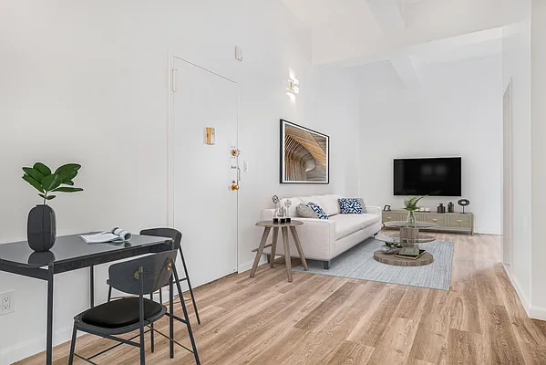 Rented by Realmart Realty LLC | media 2