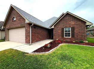 11601 Mary Lee Dr, Denham Springs, LA 70726