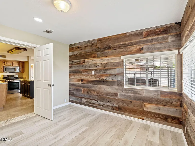 3007 N 84th Pl — Photo 8
