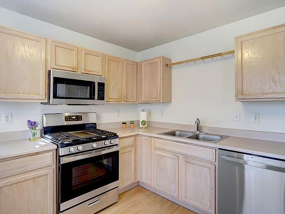 5th image of 10715 Hatch Dr NW