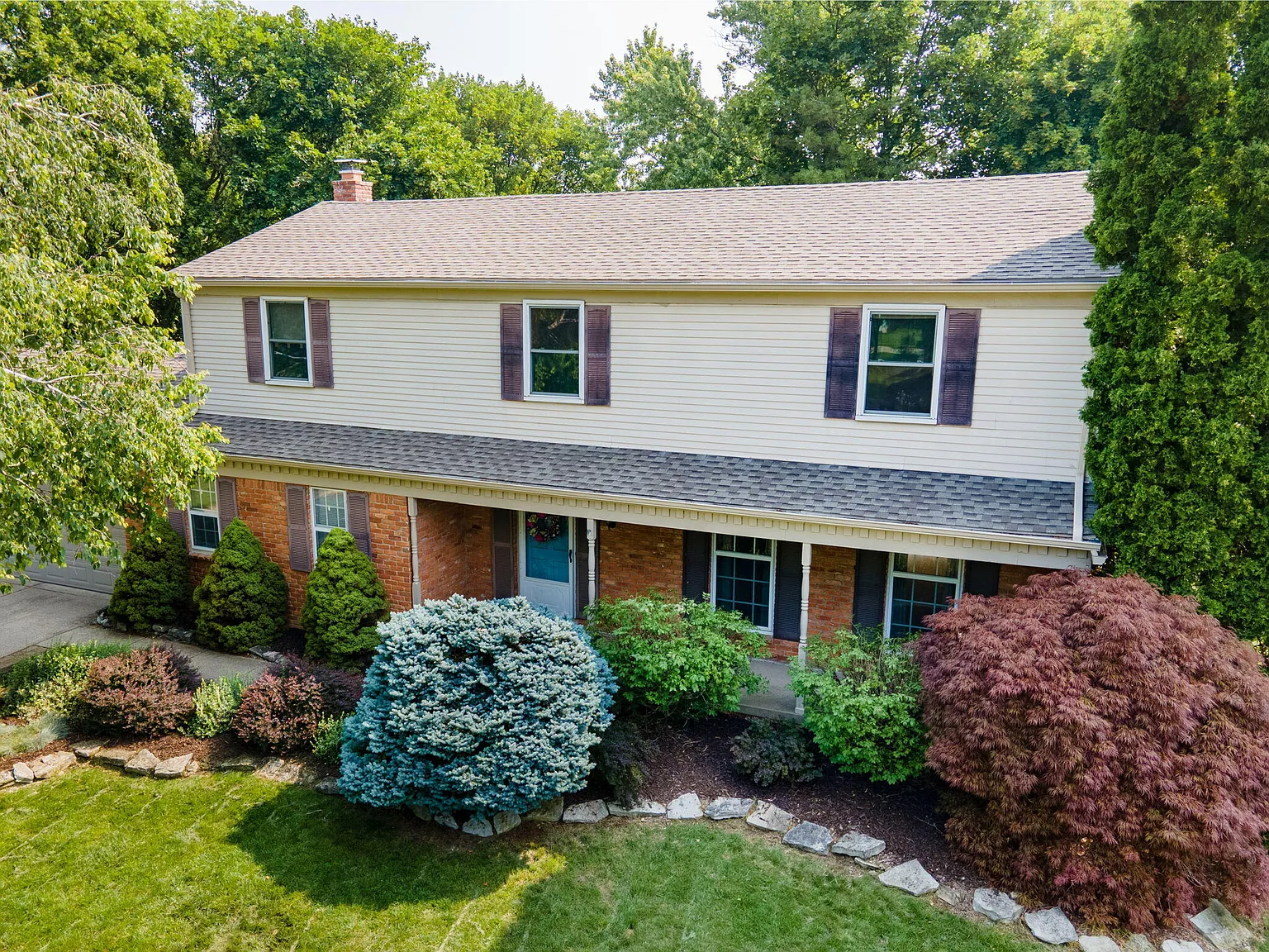 4 bed, 2.5 bath, 2280 sqft, $3,000 — Photo 1