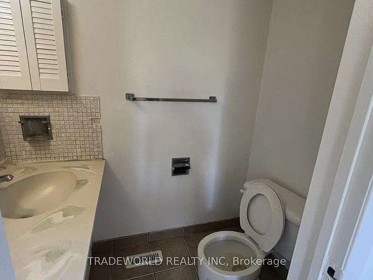 83 Invergordon Ave #BASEMENT — Photo 10