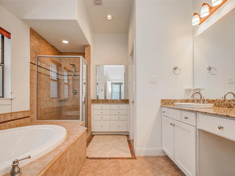 2414 Charleston St #B — Photo 28