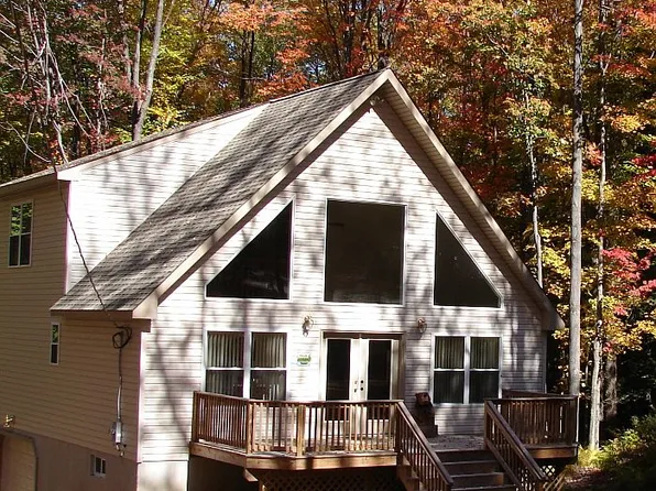 580 Lakeview Dr W, Lake Ariel, PA 18436