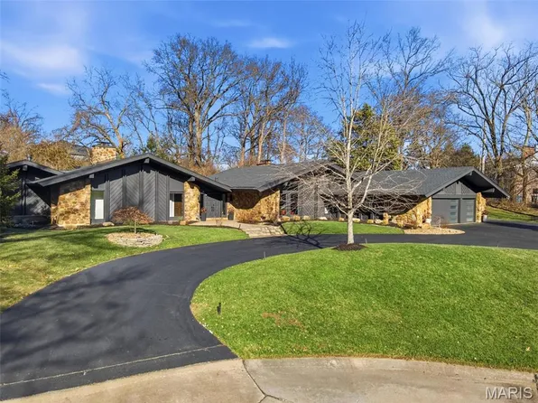 132 Mystic Meadows Ln, Saint Louis, MO 63141