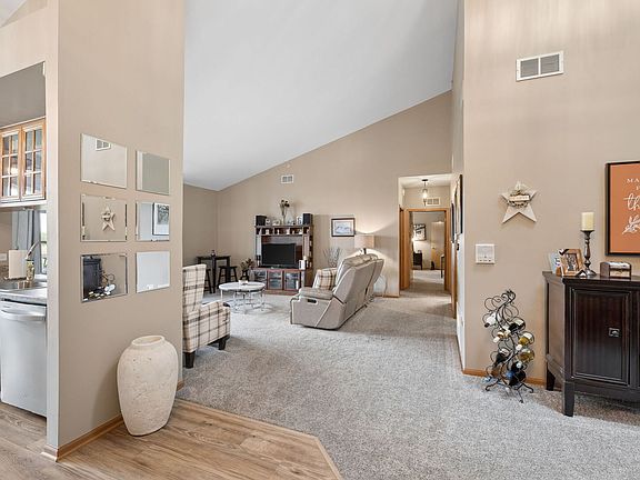 4th image of 6321 Pine Ridge Ct APT 3A