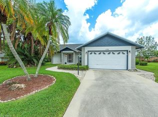 132 Bordeaux Cir, Naples, FL 34112