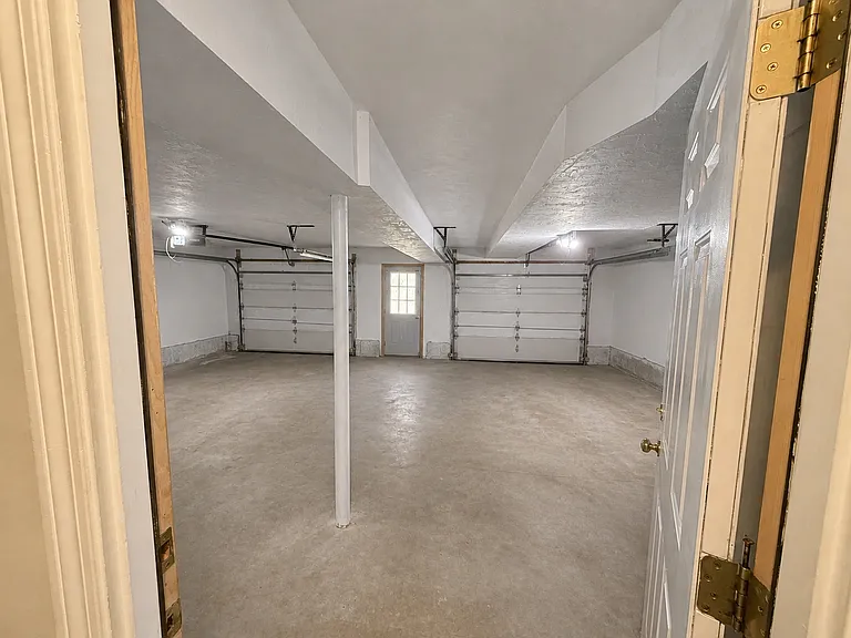 124 Westview Dr — Photo 36