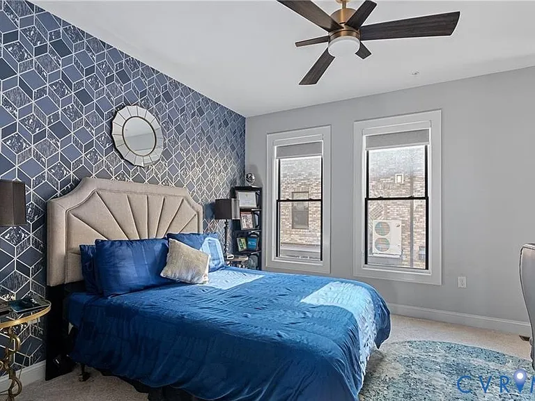 444 W 6th St — Photo 29