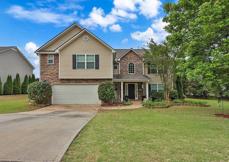 1st image of 688 Country Grove Ln