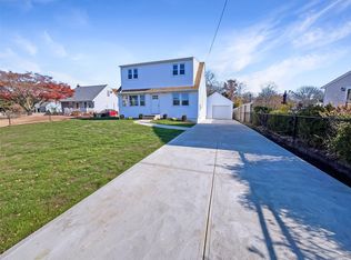23 Washington Ave, West Sayville, NY 11796
