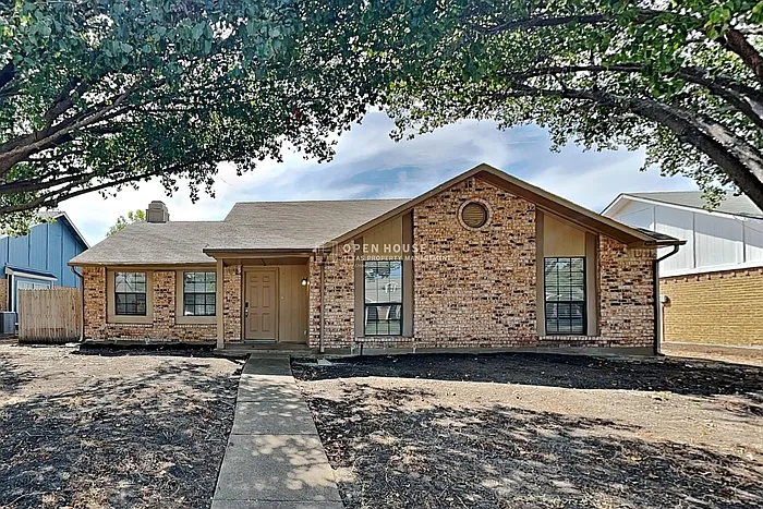 1302 Creekwood Ct