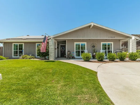 13849 S Hughes Ave, Caruthers, CA 93609