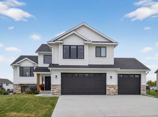 5411 Ridgeview Dr NW, Rochester, MN 55901