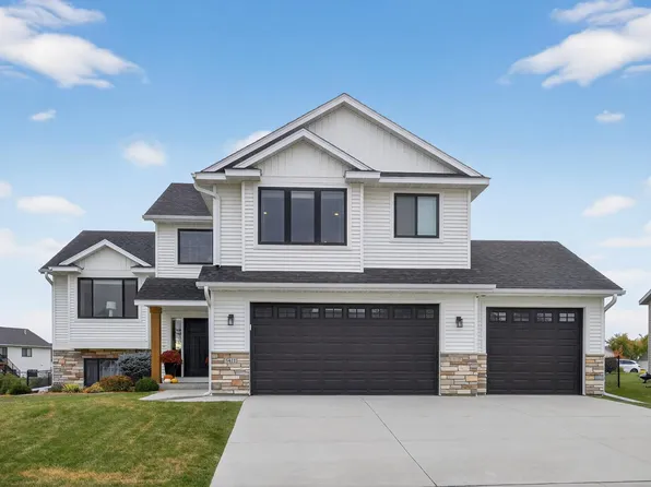 5411 Ridgeview Dr NW, Rochester, MN 55901