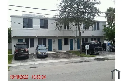 100 NW 14th Ave #10 Photo 1