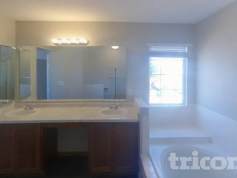 7208 Littlefork Ln — Photo 10