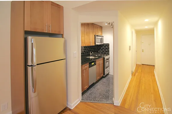 Rented by City Connections Realty | media 9