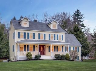 11 Nandina Dr, Tyngsboro, MA 01879