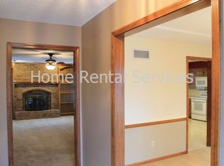 6621 Parkhill St, Shawnee, KS 66216