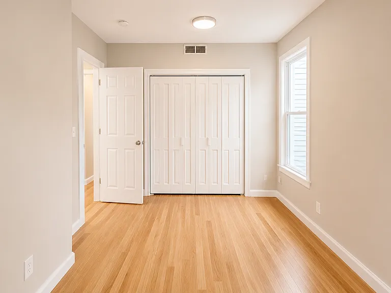 17 Elliott St #2 — Photo 5