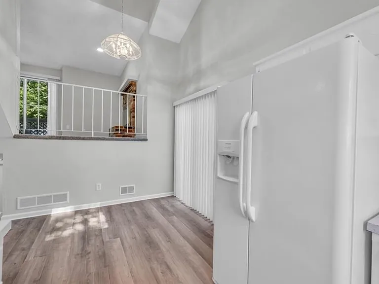 10002 W 86th St — Photo 14