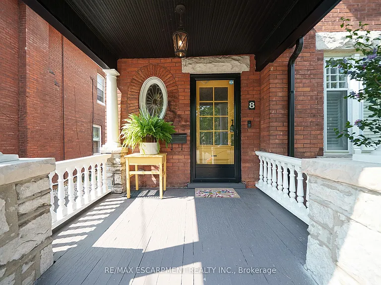 8 William St — Photo 4