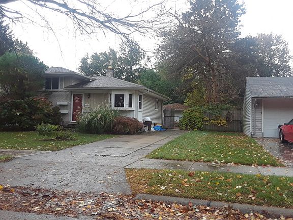 4th image of 1014 Montrose Ave