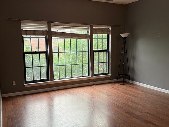 3rd image of 71 Princeton St APT 204