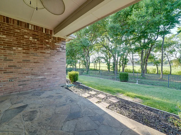 9724 Water Tree Dr — Photo 19
