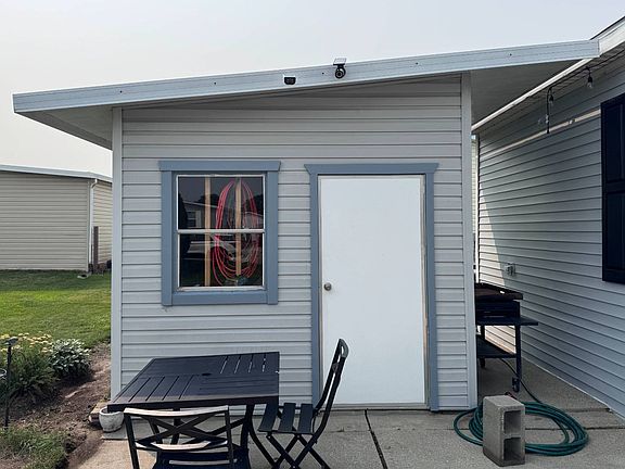 2nd image of 43741 Eureka Dr