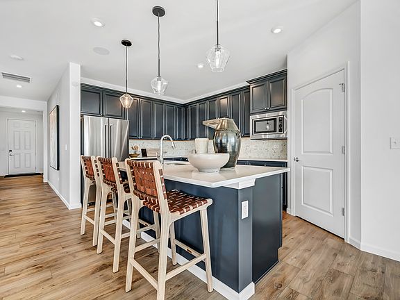 2nd image of 2976 Timberlake Ave