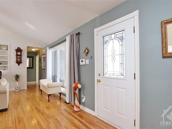 3rd image of 165 Meadow Ln