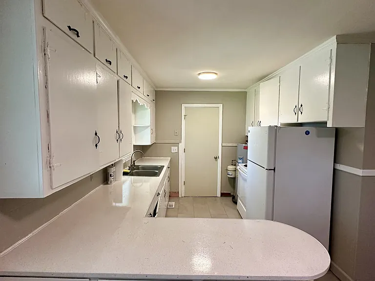 328 Polly Dr — Photo 8