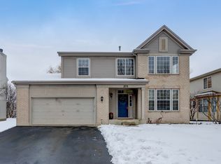 271 W Asbury Dr, Round Lake, IL 60073