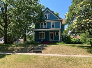228 Grove St SW, Hutchinson, MN 55350