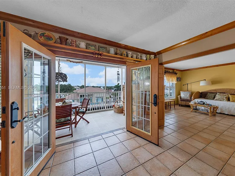 3050 NE 48th Ct #405 — Photo 6