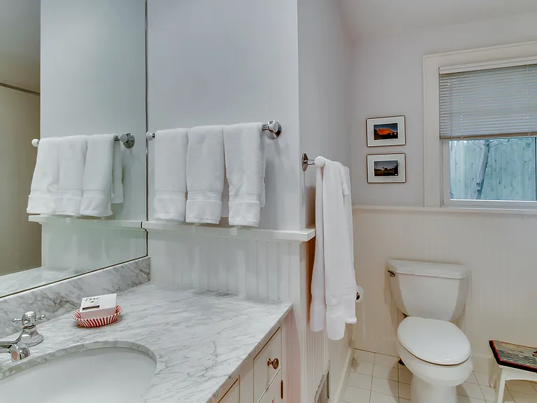 4705 Nassau Point Rd — Photo 9