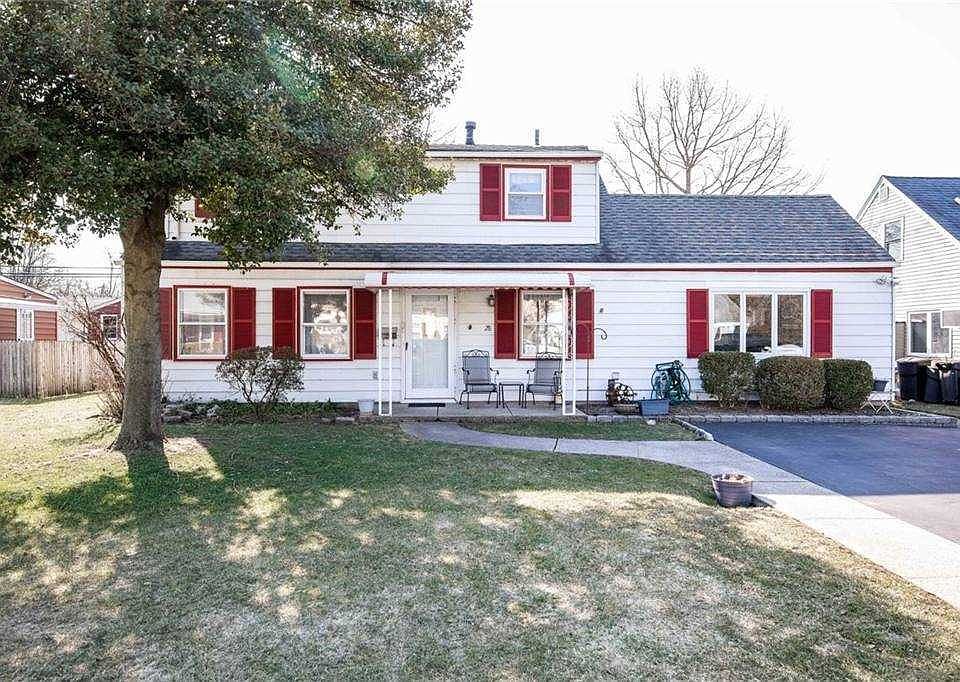 1st image of 28 Appletree Ln