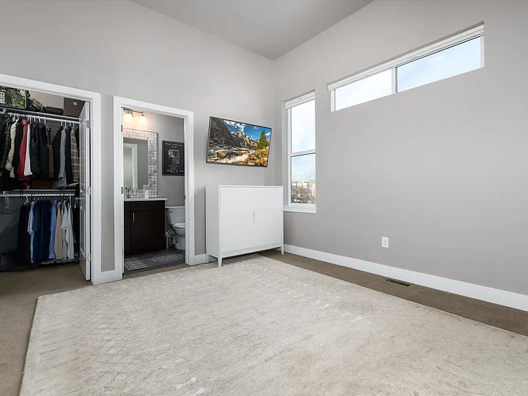 1733 Grove St #4 — Photo 31
