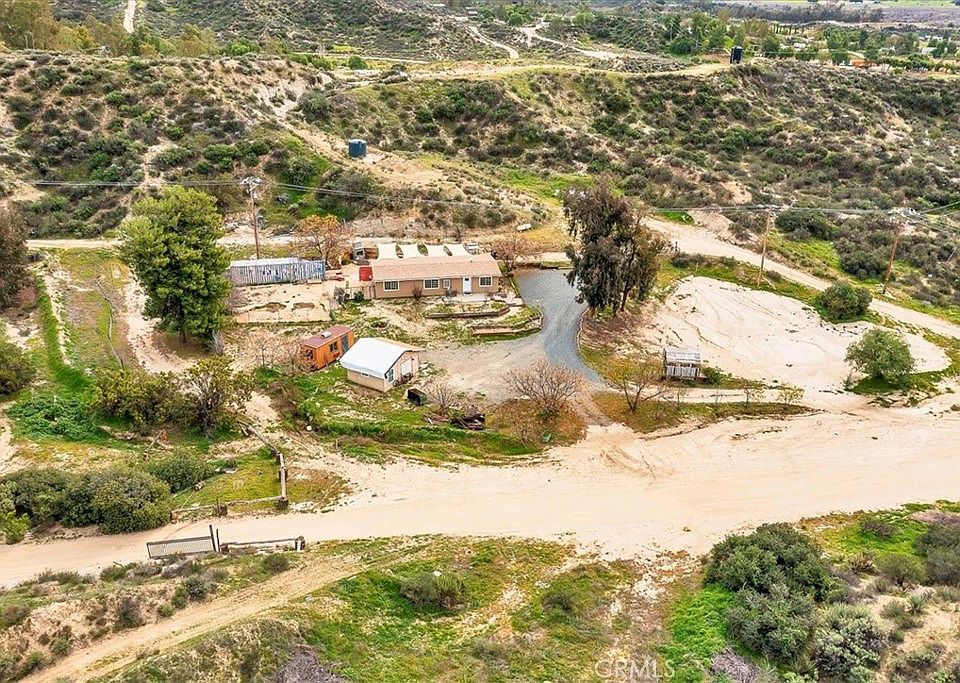 1st image of 44000 Sandstone Rd