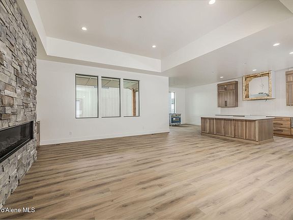 3rd image of 8118 W Ferguson Ln