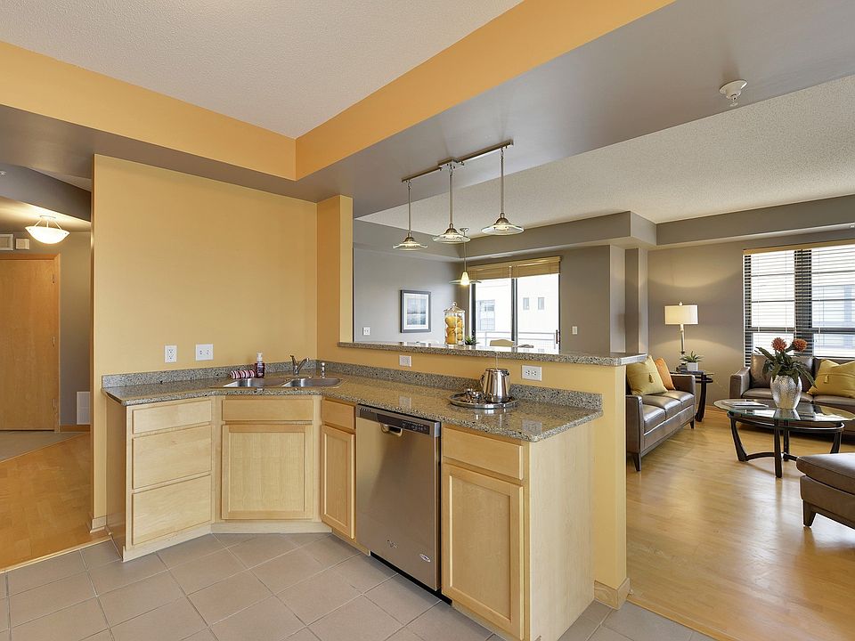 1st image of 820 Emerald St APT 413